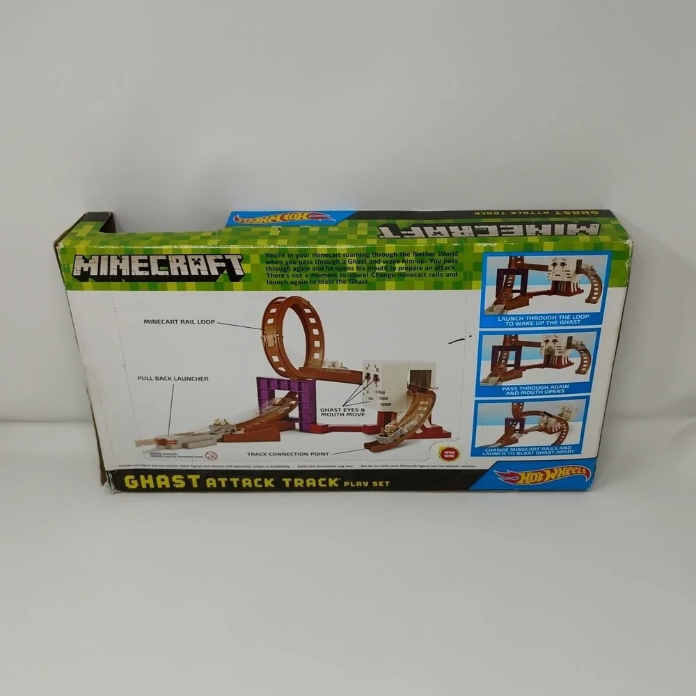 Minecraft Hot Wheels Ghast Attack Track Zombie Pigman & Cart COMPLETE in Box
